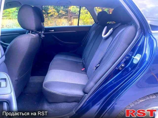 Синій Тойота Авенсіс, об'ємом двигуна 2 л та пробігом 232 тис. км за 5500 $, фото 10 на Automoto.ua