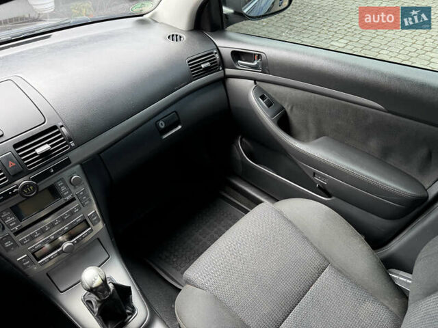 Синий Тойота Авенсис, объемом двигателя 1.8 л и пробегом 233 тыс. км за 4999 $, фото 43 на Automoto.ua