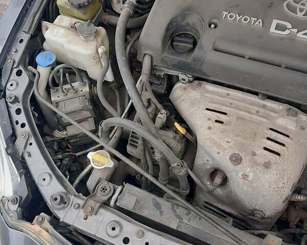 Синий Тойота Авенсис, объемом двигателя 2 л и пробегом 300 тыс. км за 5000 $, фото 10 на Automoto.ua