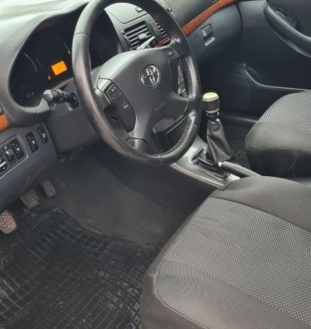 Синий Тойота Авенсис, объемом двигателя 2 л и пробегом 380 тыс. км за 3300 $, фото 14 на Automoto.ua