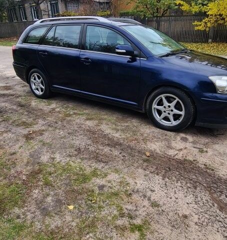 Синий Тойота Авенсис, объемом двигателя 2 л и пробегом 380 тыс. км за 3300 $, фото 4 на Automoto.ua