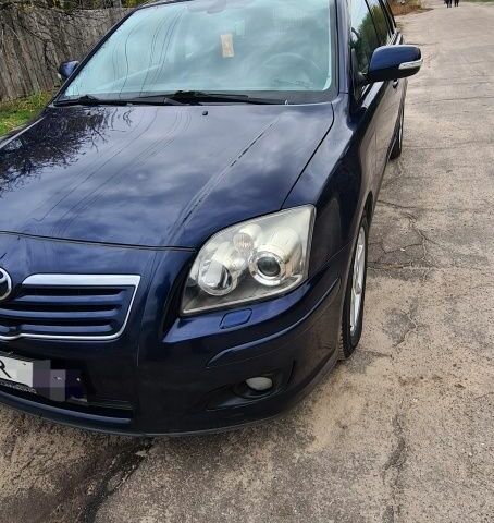 Синий Тойота Авенсис, объемом двигателя 2 л и пробегом 380 тыс. км за 3300 $, фото 1 на Automoto.ua