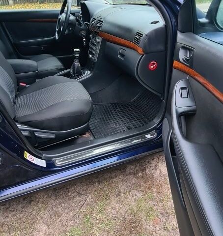 Синий Тойота Авенсис, объемом двигателя 2 л и пробегом 380 тыс. км за 3300 $, фото 7 на Automoto.ua