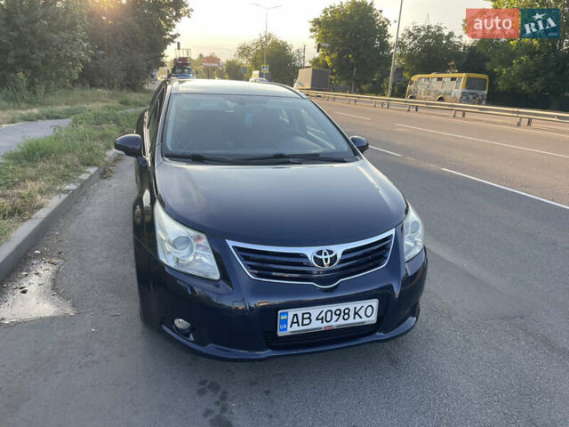 Синий Тойота Авенсис, объемом двигателя 2 л и пробегом 270 тыс. км за 7700 $, фото 1 на Automoto.ua