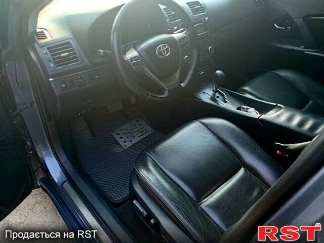 Синій Тойота Авенсіс, об'ємом двигуна 2 л та пробігом 60 тис. км за 9400 $, фото 3 на Automoto.ua