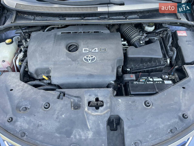 Синий Тойота Авенсис, объемом двигателя 2 л и пробегом 270 тыс. км за 7700 $, фото 9 на Automoto.ua