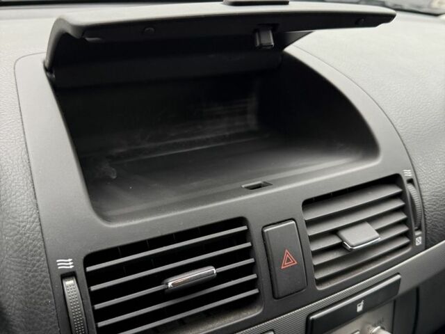 Синий Тойота Авенсис, объемом двигателя 1.8 л и пробегом 202 тыс. км за 7699 $, фото 16 на Automoto.ua