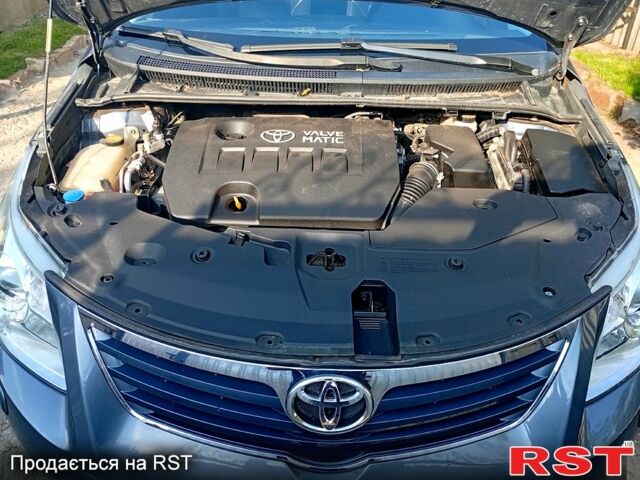 Синій Тойота Авенсіс, об'ємом двигуна 2 л та пробігом 60 тис. км за 9400 $, фото 8 на Automoto.ua