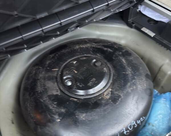 Синий Тойота Авенсис, объемом двигателя 1.99 л и пробегом 209 тыс. км за 9500 $, фото 12 на Automoto.ua