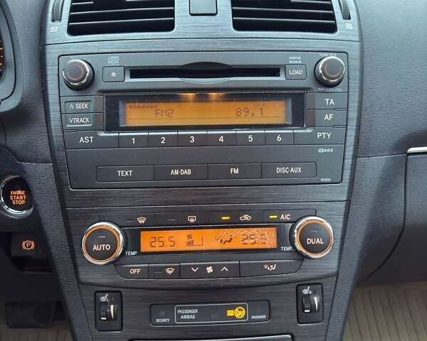 Синий Тойота Авенсис, объемом двигателя 1.99 л и пробегом 209 тыс. км за 9500 $, фото 31 на Automoto.ua