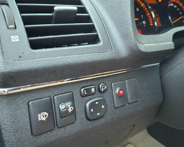 Синий Тойота Авенсис, объемом двигателя 1.99 л и пробегом 209 тыс. км за 9500 $, фото 21 на Automoto.ua