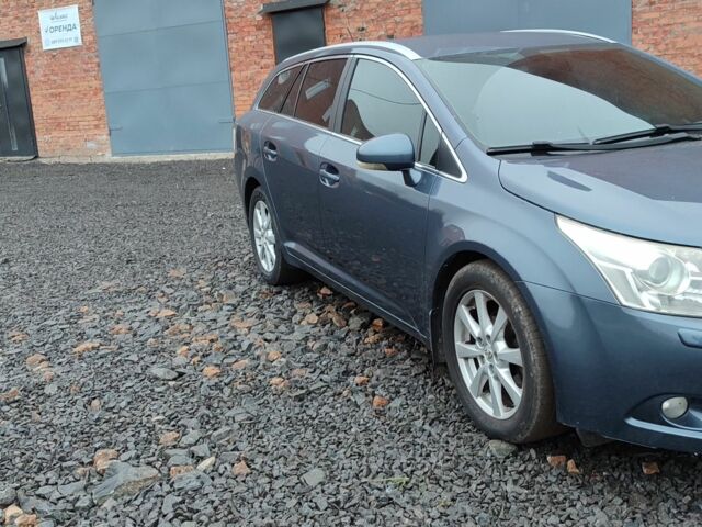 Синій Тойота Авенсіс, об'ємом двигуна 2 л та пробігом 290 тис. км за 7500 $, фото 4 на Automoto.ua