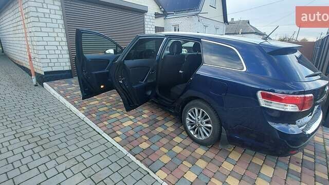 Синий Тойота Авенсис, объемом двигателя 1.8 л и пробегом 223 тыс. км за 8700 $, фото 5 на Automoto.ua