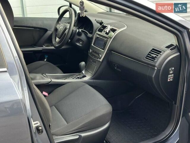 Синий Тойота Авенсис, объемом двигателя 2.23 л и пробегом 261 тыс. км за 10200 $, фото 9 на Automoto.ua