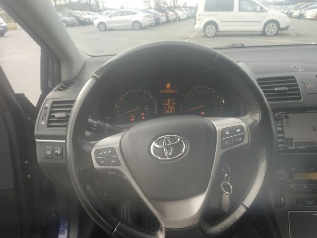 Синий Тойота Авенсис, объемом двигателя 1.6 л и пробегом 238 тыс. км за 7999 $, фото 4 на Automoto.ua