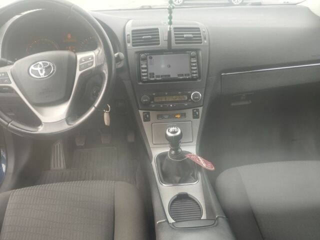 Синий Тойота Авенсис, объемом двигателя 1.6 л и пробегом 238 тыс. км за 7999 $, фото 5 на Automoto.ua