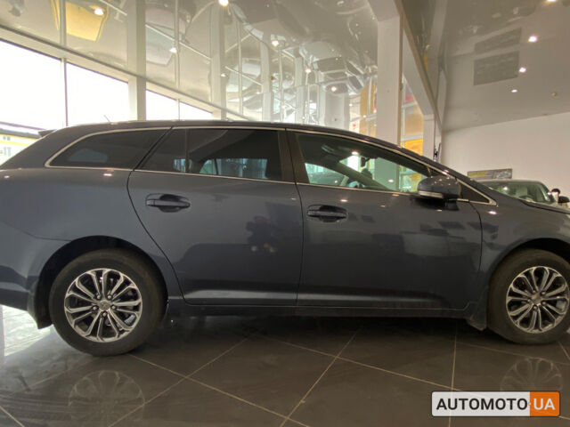 Синий Тойота Авенсис, объемом двигателя 1.8 л и пробегом 201 тыс. км за 9850 $, фото 1 на Automoto.ua