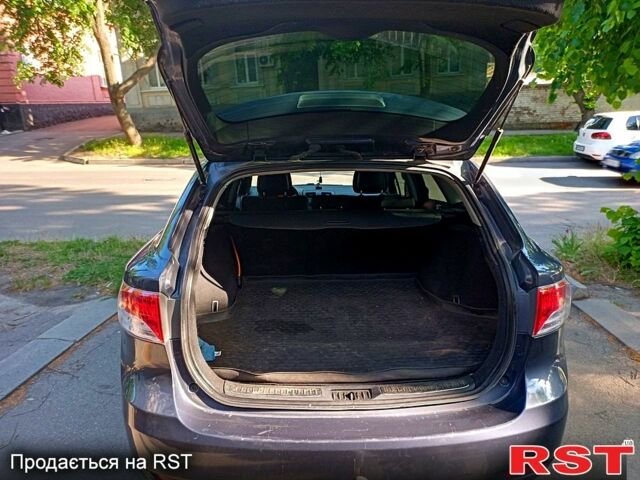 Синий Тойота Авенсис, объемом двигателя 1.6 л и пробегом 283 тыс. км за 7800 $, фото 5 на Automoto.ua