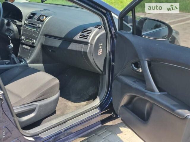 Синий Тойота Авенсис, объемом двигателя 2 л и пробегом 285 тыс. км за 8850 $, фото 18 на Automoto.ua