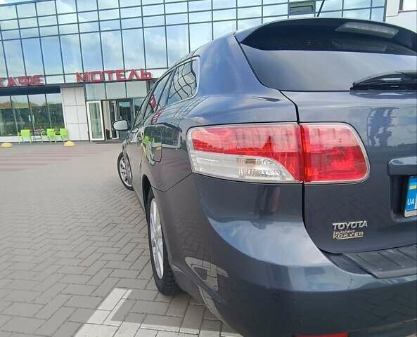 Синий Тойота Авенсис, объемом двигателя 2.23 л и пробегом 227 тыс. км за 8500 $, фото 12 на Automoto.ua