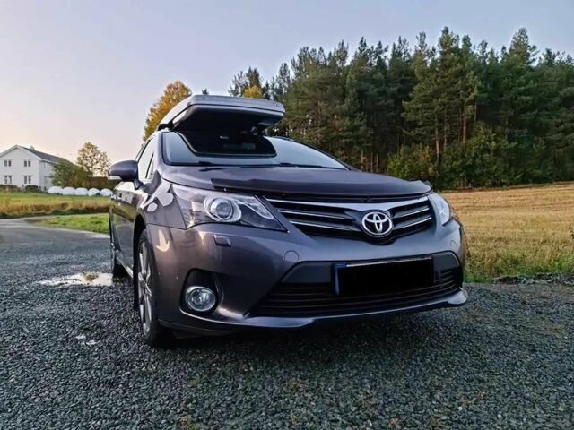 Синій Тойота Авенсіс, об'ємом двигуна 1.8 л та пробігом 93 тис. км за 4300 $, фото 1 на Automoto.ua