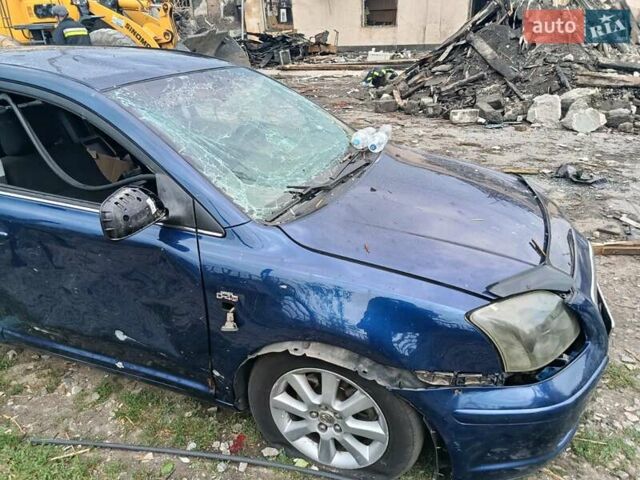 Синий Тойота Авенсис, объемом двигателя 2 л и пробегом 360 тыс. км за 3300 $, фото 1 на Automoto.ua