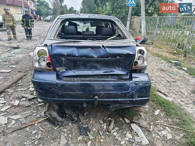 Синий Тойота Авенсис, объемом двигателя 2 л и пробегом 360 тыс. км за 3300 $, фото 2 на Automoto.ua