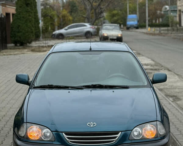 Зелений Тойота Авенсіс, об'ємом двигуна 1.8 л та пробігом 220 тис. км за 3999 $, фото 1 на Automoto.ua