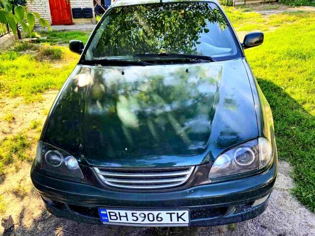 Зеленый Тойота Авенсис, объемом двигателя 2 л и пробегом 303 тыс. км за 3500 $, фото 1 на Automoto.ua