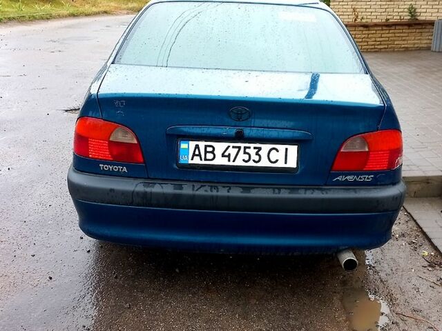 Зеленый Тойота Авенсис, объемом двигателя 1.6 л и пробегом 360 тыс. км за 3100 $, фото 1 на Automoto.ua