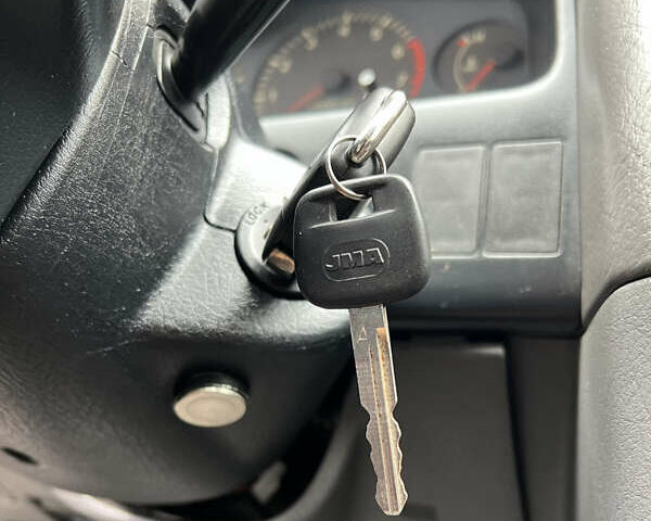 Зеленый Тойота Авенсис, объемом двигателя 1.8 л и пробегом 426 тыс. км за 3800 $, фото 9 на Automoto.ua