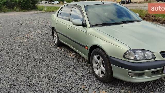 Зеленый Тойота Авенсис, объемом двигателя 1.8 л и пробегом 310 тыс. км за 3200 $, фото 5 на Automoto.ua