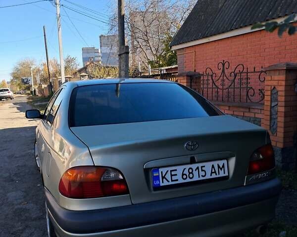 Зеленый Тойота Авенсис, объемом двигателя 1.8 л и пробегом 240 тыс. км за 4200 $, фото 4 на Automoto.ua