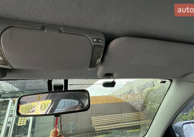 Зеленый Тойота Авенсис, объемом двигателя 2 л и пробегом 306 тыс. км за 4300 $, фото 3 на Automoto.ua