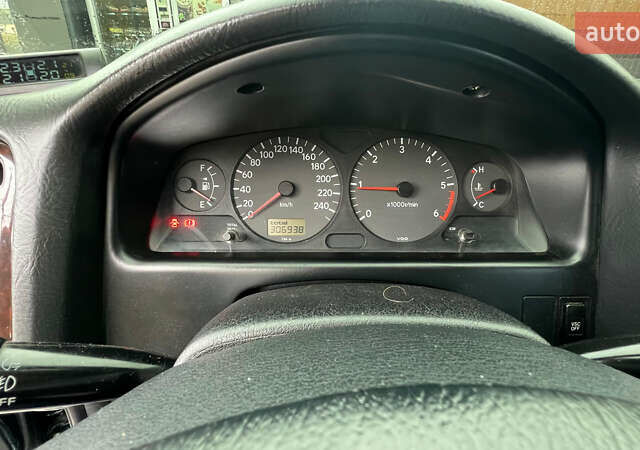 Зеленый Тойота Авенсис, объемом двигателя 2 л и пробегом 306 тыс. км за 4300 $, фото 9 на Automoto.ua