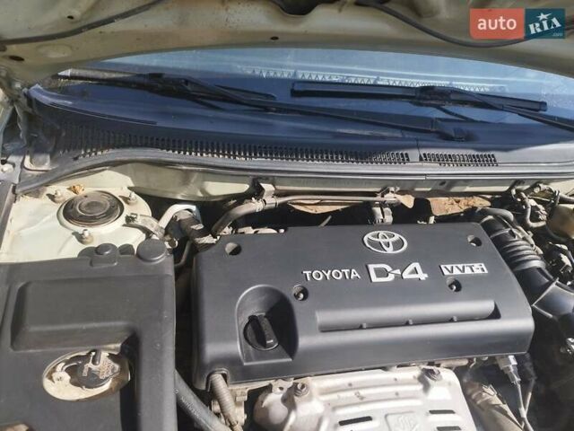 Зеленый Тойота Авенсис, объемом двигателя 2 л и пробегом 233 тыс. км за 4900 $, фото 8 на Automoto.ua