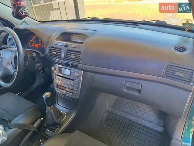 Зеленый Тойота Авенсис, объемом двигателя 2 л и пробегом 182 тыс. км за 6300 $, фото 5 на Automoto.ua