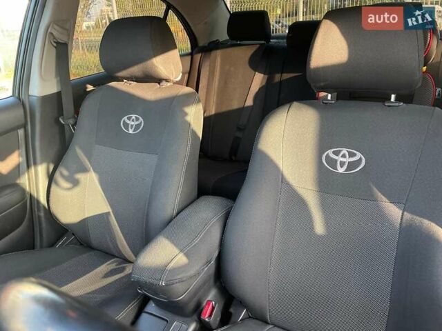 Зеленый Тойота Авенсис, объемом двигателя 2 л и пробегом 183 тыс. км за 5500 $, фото 5 на Automoto.ua