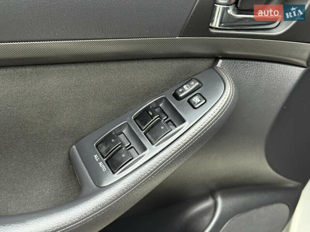 Зеленый Тойота Авенсис, объемом двигателя 1.8 л и пробегом 285 тыс. км за 5999 $, фото 34 на Automoto.ua