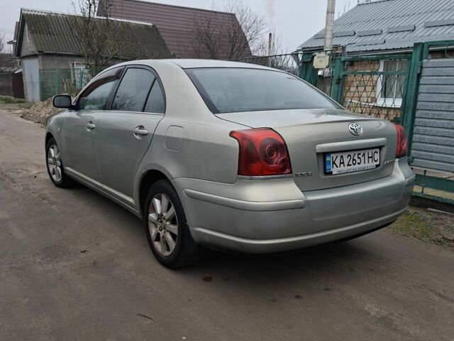 Зеленый Тойота Авенсис, объемом двигателя 1.8 л и пробегом 320 тыс. км за 4500 $, фото 3 на Automoto.ua