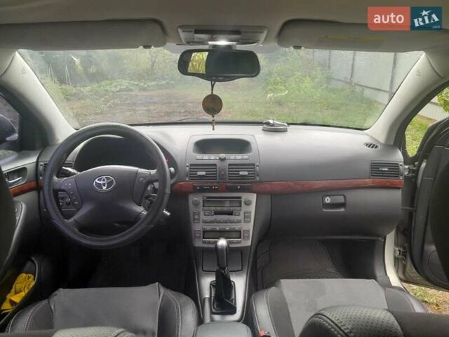 Зеленый Тойота Авенсис, объемом двигателя 1.76 л и пробегом 266 тыс. км за 5000 $, фото 5 на Automoto.ua