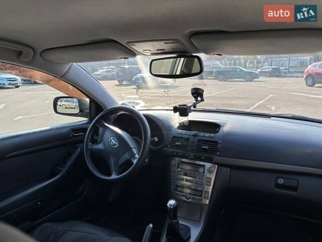 Зеленый Тойота Авенсис, объемом двигателя 1.8 л и пробегом 254 тыс. км за 5500 $, фото 14 на Automoto.ua