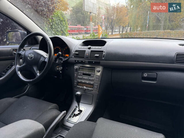 Зеленый Тойота Авенсис, объемом двигателя 1.8 л и пробегом 285 тыс. км за 5999 $, фото 13 на Automoto.ua