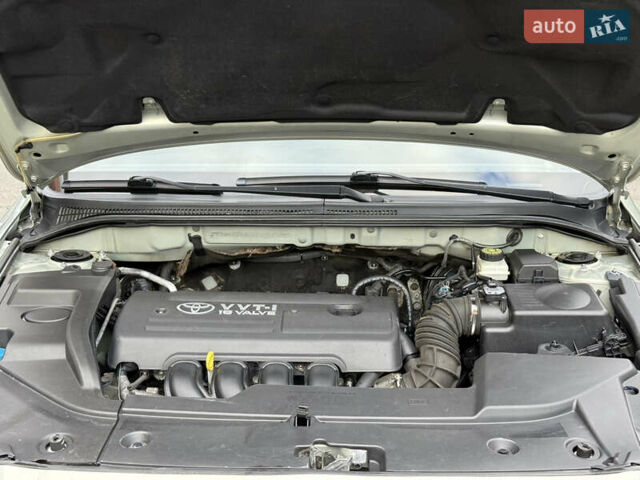 Зеленый Тойота Авенсис, объемом двигателя 1.8 л и пробегом 285 тыс. км за 5999 $, фото 10 на Automoto.ua