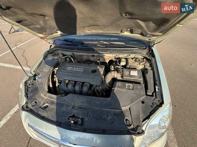 Зеленый Тойота Авенсис, объемом двигателя 1.8 л и пробегом 254 тыс. км за 5500 $, фото 16 на Automoto.ua