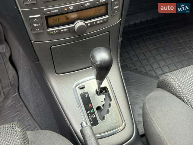 Зеленый Тойота Авенсис, объемом двигателя 1.8 л и пробегом 285 тыс. км за 5999 $, фото 43 на Automoto.ua