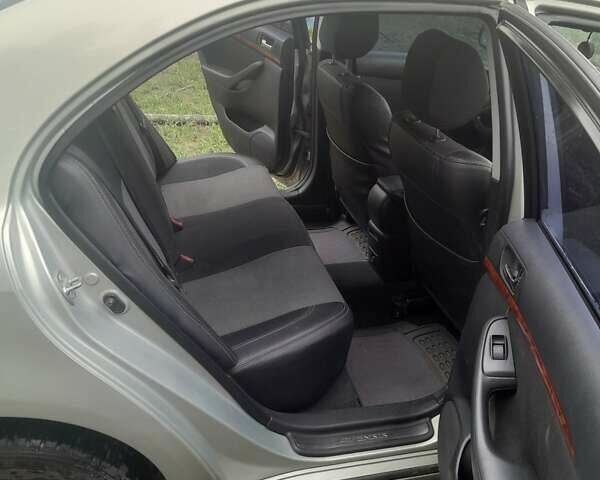 Зеленый Тойота Авенсис, объемом двигателя 1.76 л и пробегом 266 тыс. км за 5000 $, фото 10 на Automoto.ua
