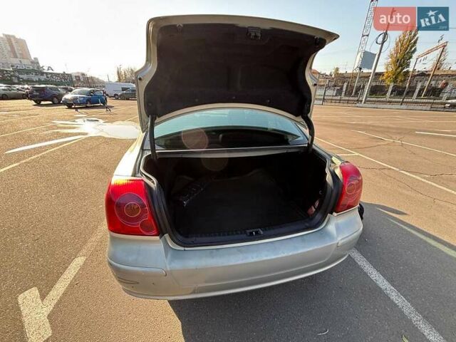 Зеленый Тойота Авенсис, объемом двигателя 1.8 л и пробегом 254 тыс. км за 5500 $, фото 15 на Automoto.ua