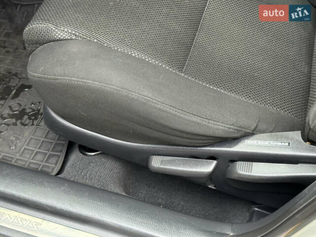 Зеленый Тойота Авенсис, объемом двигателя 1.8 л и пробегом 285 тыс. км за 5999 $, фото 36 на Automoto.ua