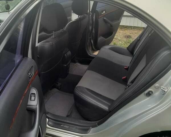 Зеленый Тойота Авенсис, объемом двигателя 1.76 л и пробегом 266 тыс. км за 5000 $, фото 11 на Automoto.ua